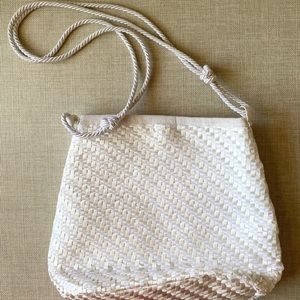 Vintage Woven white bag by Magid